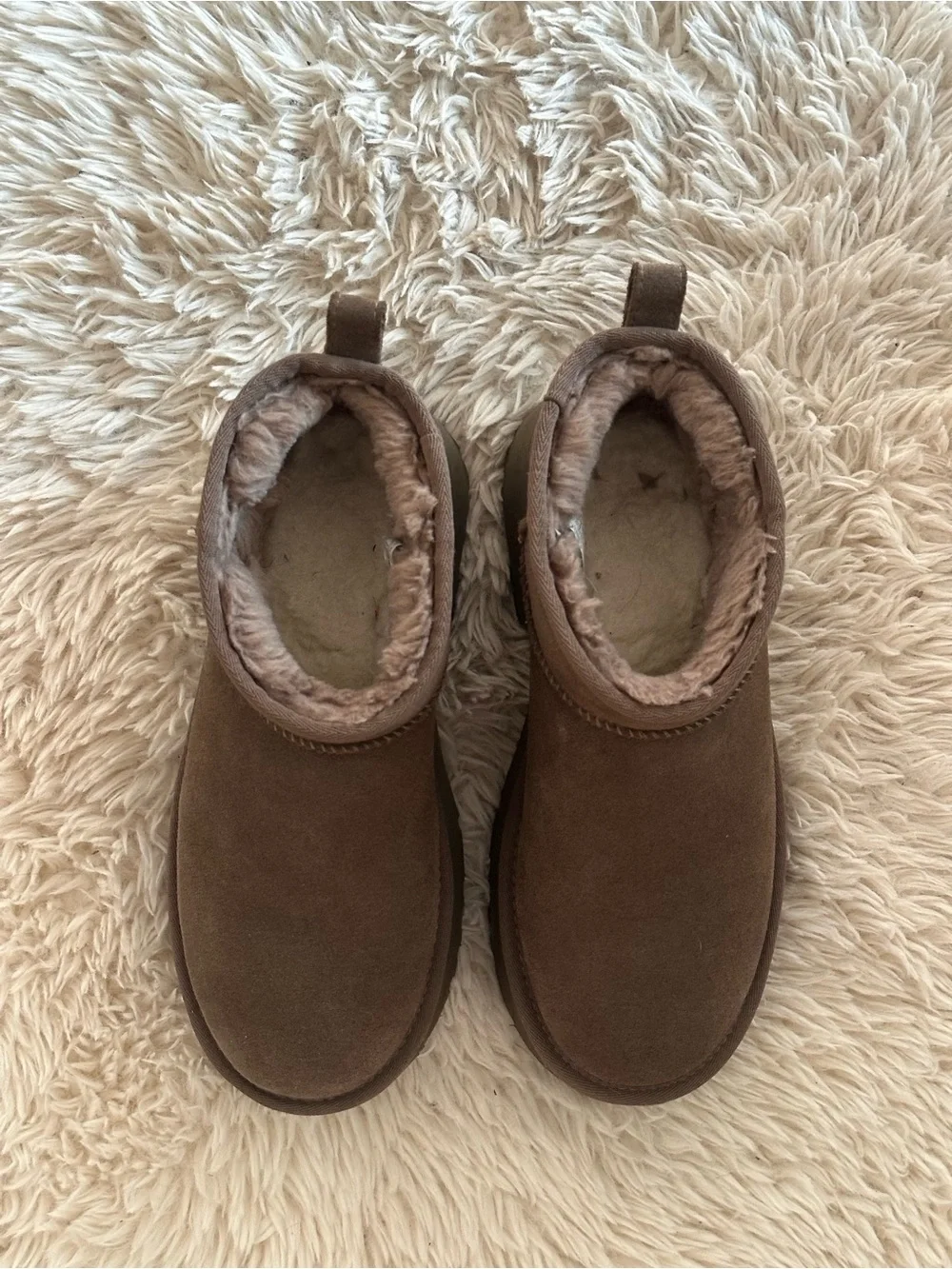 UGG classic ultra
